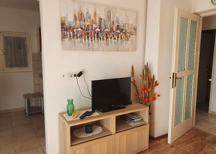 Nikica アパート プナト